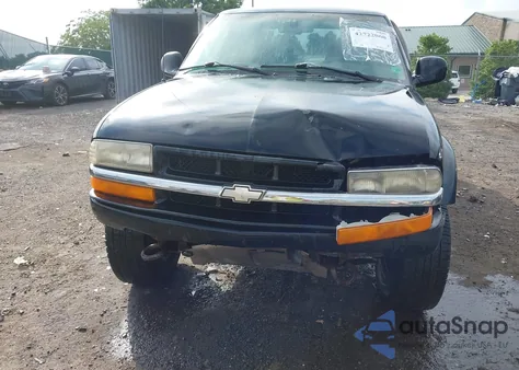 1998 Chevrolet S Truck S10 из США, поврежденный, VIN 1GCCT19WXW8220063